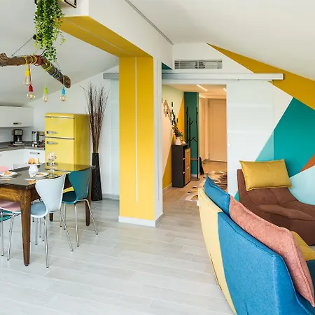 Postcard Private Parking Ac Emotional Showers