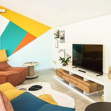 Postcard Private Parking Ac Emotional Showers *